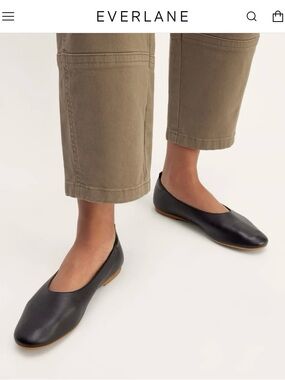EVERLANE THE DAY FLAT IN BLACK. Sz10- EUC